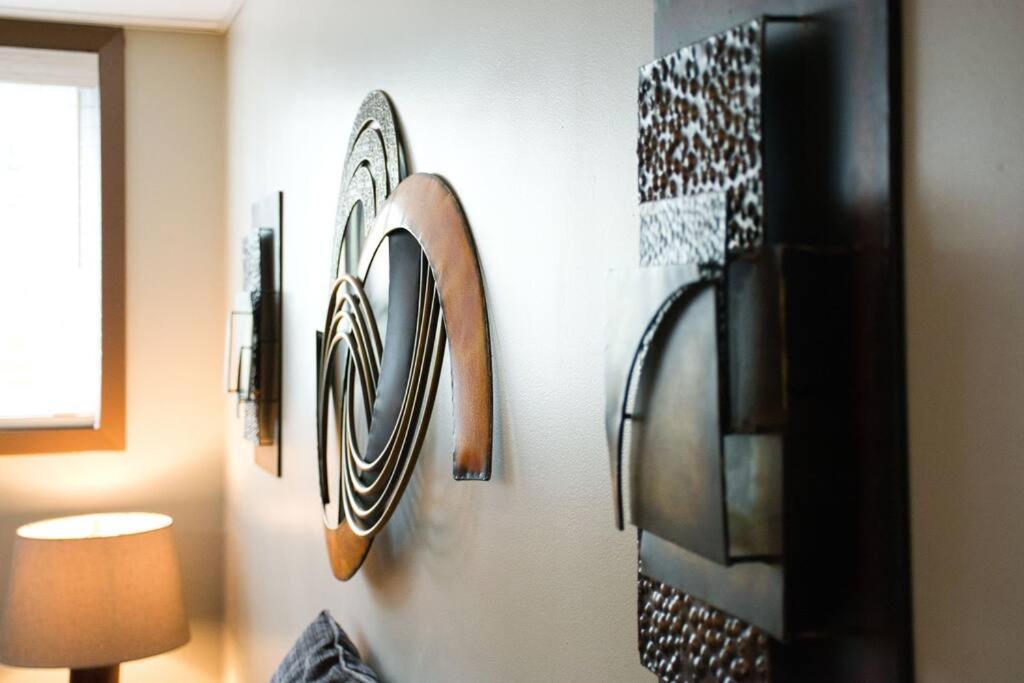 Yeg Chic Luxury Accommodation Edmonton Ngoại thất bức ảnh